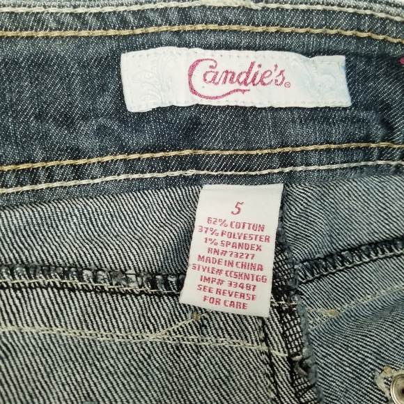 * Candie's Blue Ladies Size 5 Distressed Jean Capris Pants - Picture 2 of 11